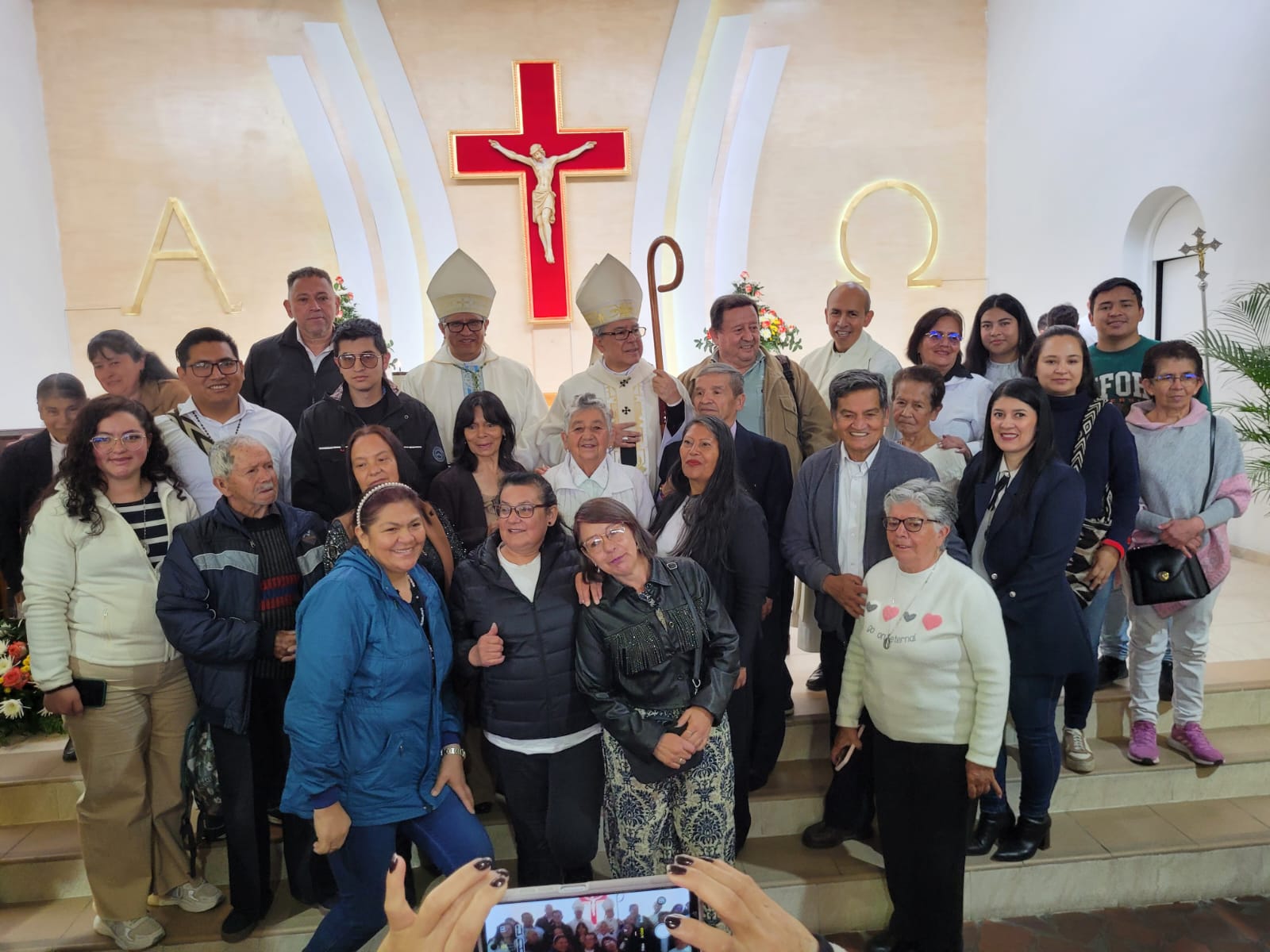 Comunidades de vida consagrada, matrimonial y laical